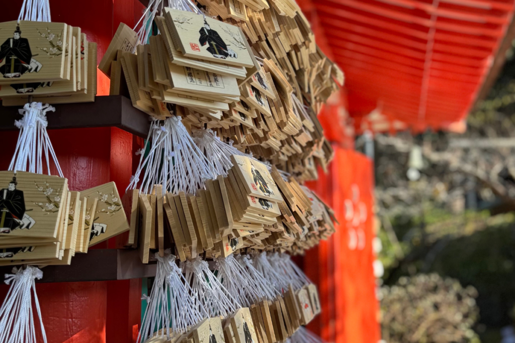 学問の神様荏柄天神社と春の鎌倉彫