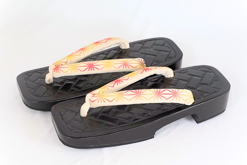 鎌倉彫-婦人右近角形-2L-網代