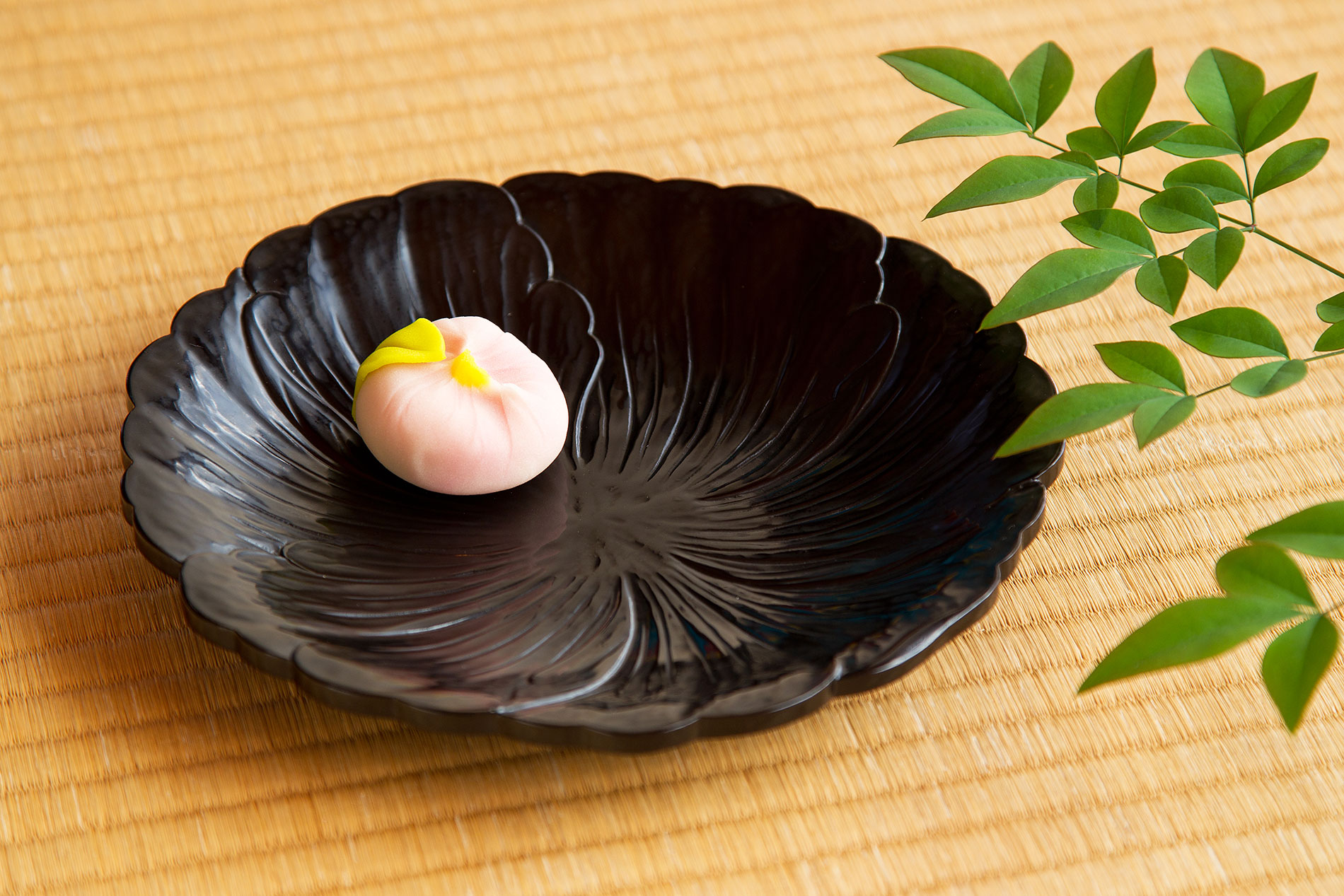 鎌倉らしい伝統ある引き出物として鎌倉彫の和食器などのご贈答品がおすすめです